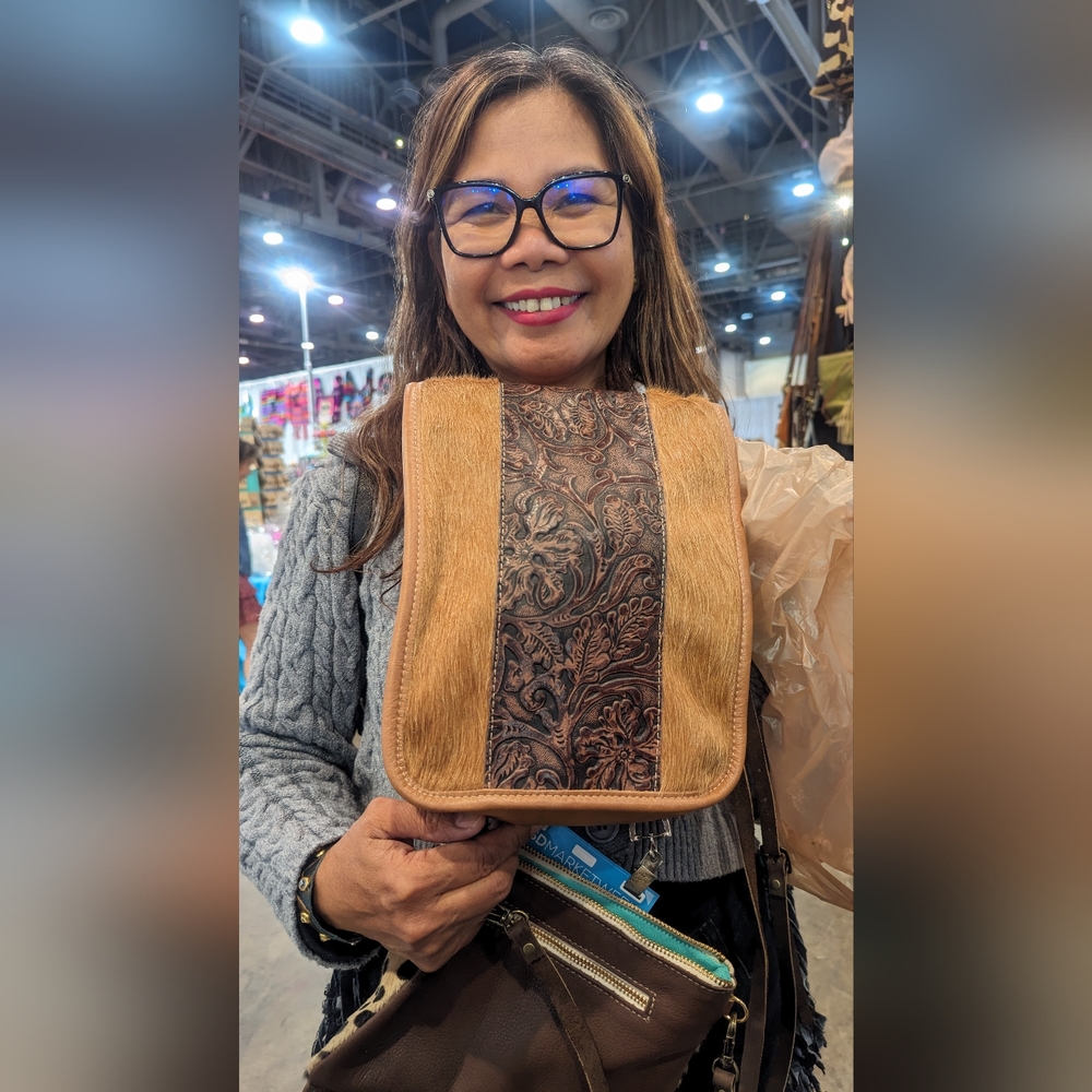 Luxury Italian Tooled Leather & Brazilian Cowhide Leather Crossbody Bag - Picture 4 of 10